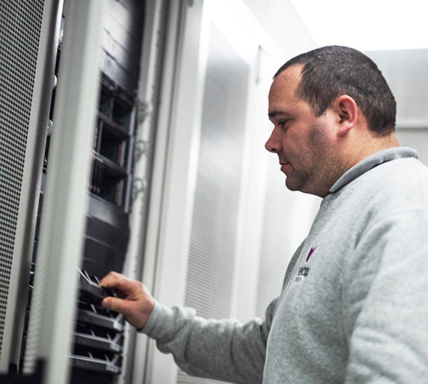 Remote Hands in Veloxserv Telford colocation space